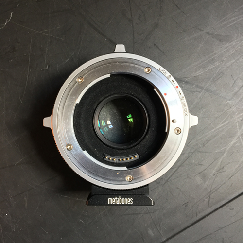 metabones_speedbooster_xl_0.64x_ef_mft_03.jpg