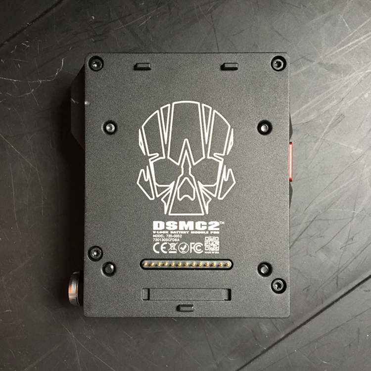 red_dsmc2_v-lock_battery_module_pro_02.jpg