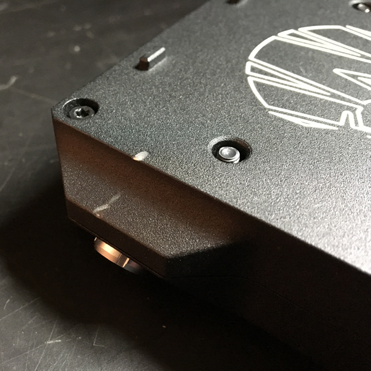 red_dsmc2_v-lock_battery_module_pro_03.jpg